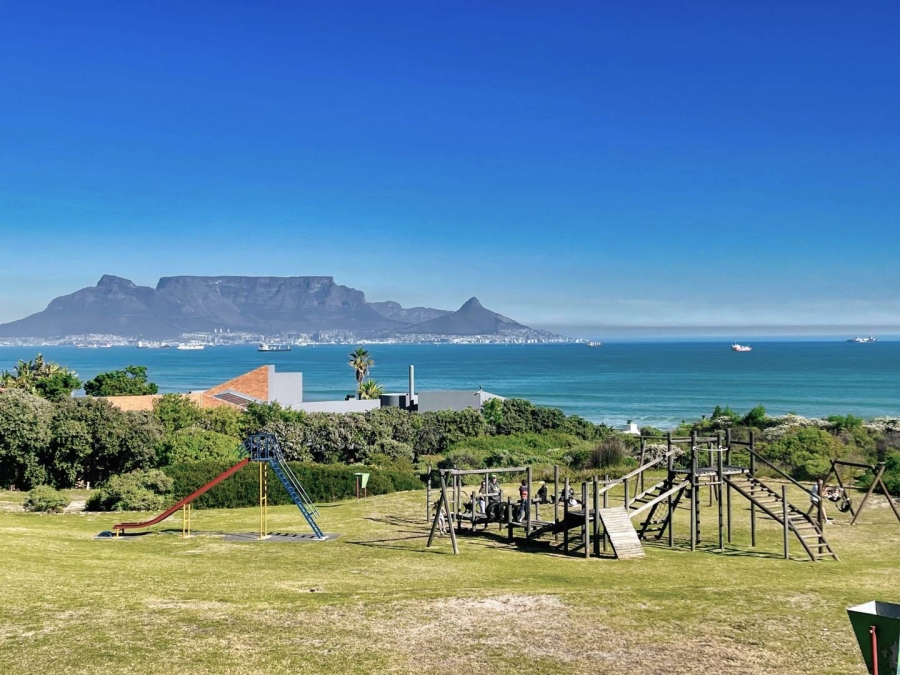 4 Bedroom Property for Sale in Bloubergstrand Western Cape